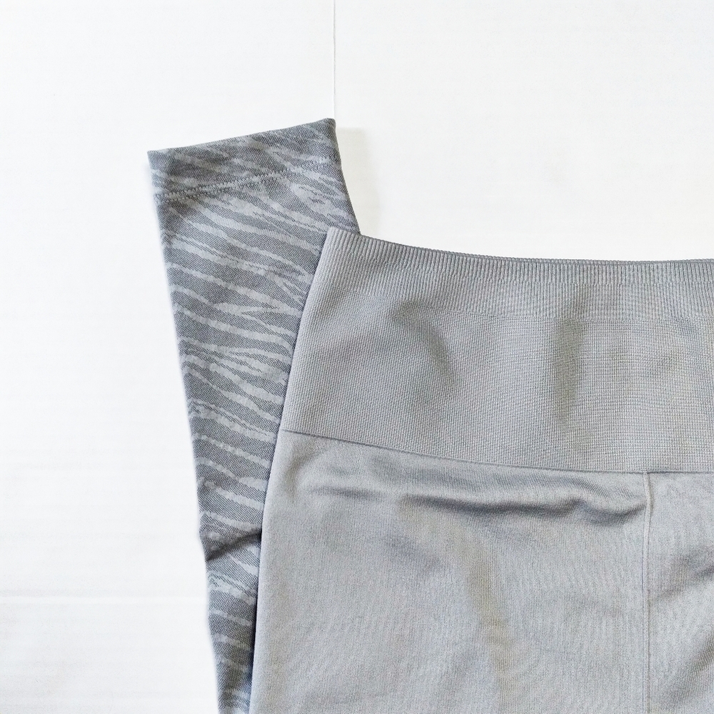Fabletics High-Waisted Seamless Leggings - Picture 5 of 9